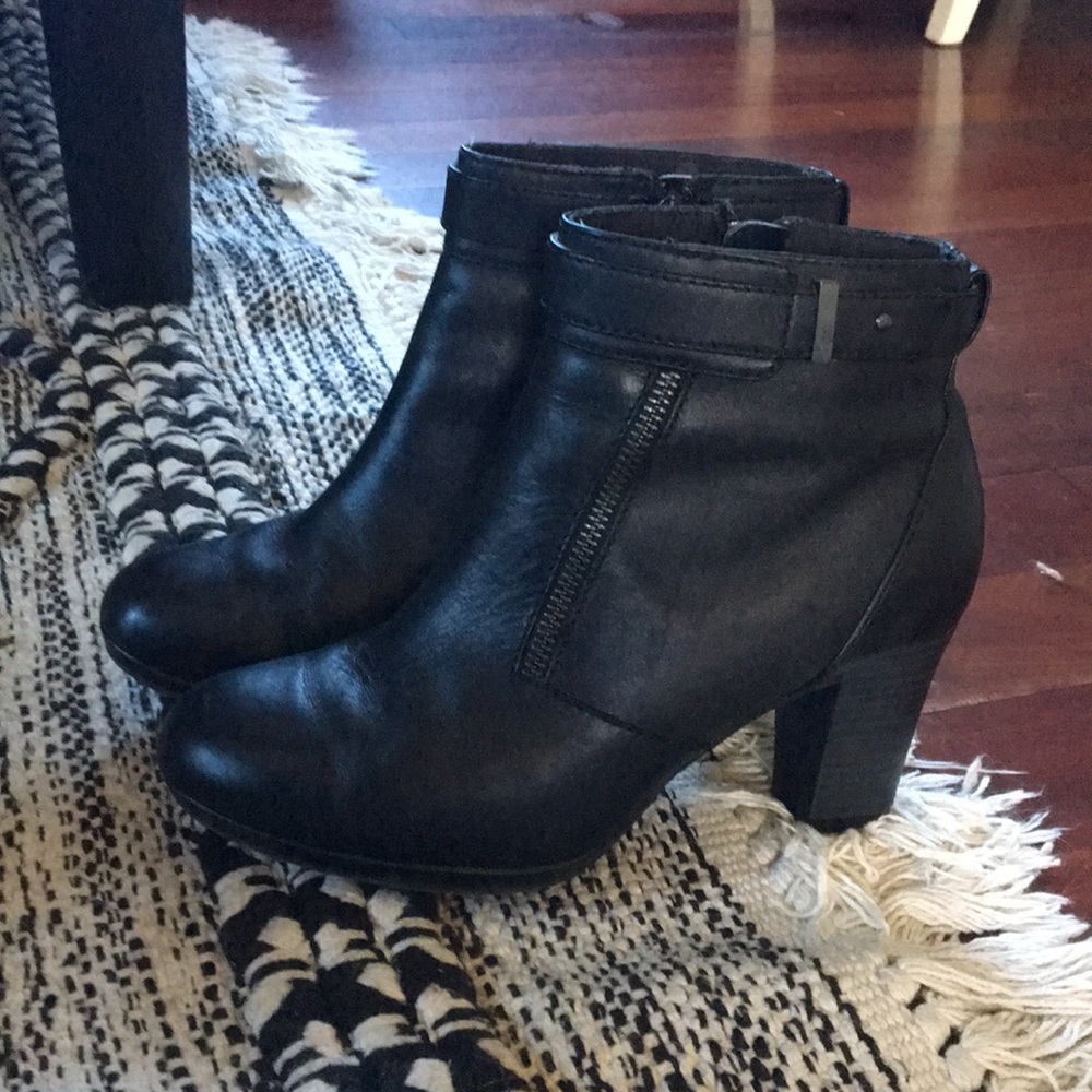 Clarks Boots Mint Condition SUPER COMFY
